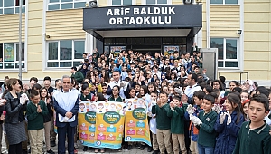 ÇOCUKLAR, OKULLARINI VE ÇEVRESİNİ TEMİZLEDİ 