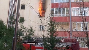 KAHRAMANMARAŞ’TA YANGINDA DUMANDAN ETKİLENEN 5 KİŞİ HASTANEYE KALDIRILDI 