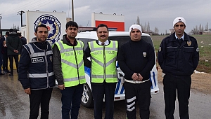 BAŞKAN ADAYI TRAFİK DENETİMİNE ÇIKTI 
