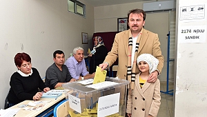 BAŞKAN ERKOÇ OYUNU KULLANDI
