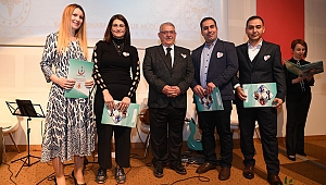 BAŞKAN MAHÇİÇEK DOKTORLARLA BİR ARADA