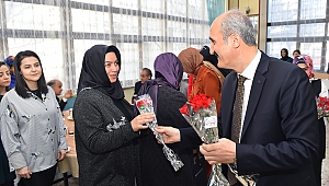 BAŞKAN OKAY, BAYAN PERSONELLERİ İLE BİR ARAYA GELDİ