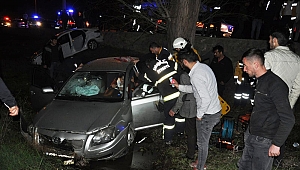 ÇARPIŞAN OTOMOBİLLER KANALA UÇTU: 7 YARALI 