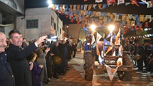 ÇİFTÇİLERDEN TRAKTÖRLERİ İLE BAŞKAN OKUMUŞ’A DESTEK
