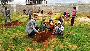 ÇOCUKLAR, FİDANLARI İLE BÜYÜYECEK