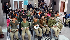 FARKINDALIK İÇİN KİTAP OKUDULAR 
