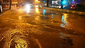 KAHRAMANMARAŞ'TA ŞEBEKE SUYU HATTI PATLADI
