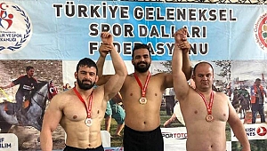 ALİ İHSAN ARİÇ GÜREŞTE TÜRKİYE ÜÇÜNCÜSÜ OLDU 