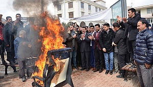 BAŞKAN SEÇİLDİ, İLK İŞİ MAKAM KOLTUĞUNU YAKMAK OLDU 