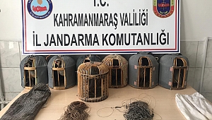 KAÇAK AVLADIKLARI KEKLİKLERLE YAKALANDILAR 