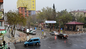 KAHRAMANMARAŞ'TA SAĞANAK YAĞMUR ETKİLİ OLDU