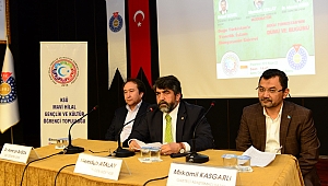 KSÜ’DE, DOĞU TÜRKİSTAN’DA İNSANLIK HAPSEDİLİYOR KONULU PANEL DÜZENLENDİ