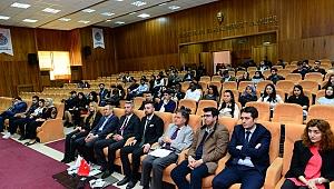 İNTERNET BİLİŞİM UZMAN İSİMLERİ ÖĞRENCİLERLE BULUŞTURDU