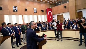 BAŞKAN GÜNGÖR’E BABA OCAĞI GÖKSUN’DAN TEBRİK ZİYARETİ