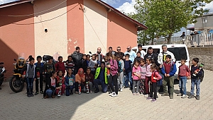  MOTOSİKLET GRUBUNDAN ÖĞRENCİLERE SÜRPRİZ 