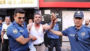 EV SAHİBİ ANAHTARI ALINCA JİLETLE İNTİHARA KALKIŞTI 