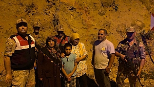 KAYBOLAN ÇOCUĞU BULMAK İÇİN JANDARMA ALARMA GEÇTİ 