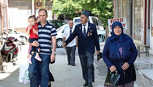 KIBRIS GAZİSİ ŞEHİT BABASINI SEVİNDİREN HABER 