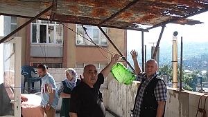 SİYANÜRLÜ HAVA BİR APARTMANI HASTA ETTİ 