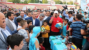 12 BİN ÖĞRENCİYLE YAZ SPOR OKULLARI AÇILDI 