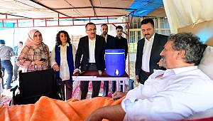 BÜYÜKŞEHİR’DEN İHTİYAÇ SAHİPLERİNE DÖRT ADET TEKERLEKLİ SANDALYE