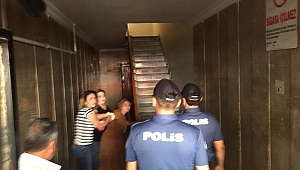 PANİK ATAK GEÇİRDİ, ORTALIĞI BİRBİRİNE KATTI 