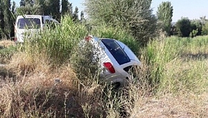 KANALA DÜŞEN OTOMOBİL SÜRÜCÜSÜ YARALANDI 