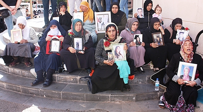 HDP ÖNÜNDEKİ EYLEM 21'İNCİ GÜNÜNDE