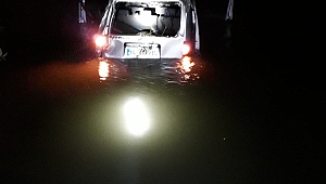 KAHRAMANMARAŞ’TA OTOMOBİL DEREYE UÇTU: 3 ÖLÜ, 5 YARALI 