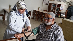 KAHRAMANMARAŞ'TA YAŞLILARA HEMŞİRE DESTEĞİ BAŞLADI