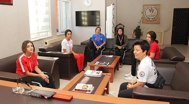 ŞAMPİYON WUSHU SPORCULARINDAN İL MÜDÜRÜ KABAKCIYA ZİYARET
