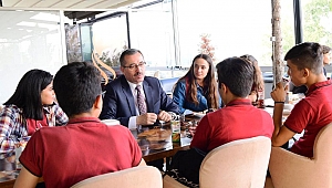 BAŞKAN GÜNGÖR ÖĞRENCİLERLE BİR ARADA!