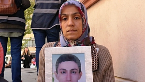 HDP BİNASI ÖNÜNDE EYLEM YAPAN ANNEYE PKK’DAN TEHDİT!