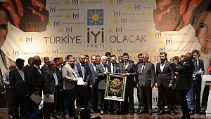 İYİ PARTİ YENİ ÜYELERİYLE BULUŞTU