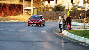 KAHRAMANMARAŞ’TA OTOMOBİL ÇOCUĞA BÖYLE ÇARPTI!