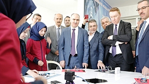 KAHRAMANMARAŞ’TA ROBOTİK KODLAMA ATÖLYESİ AÇILDI