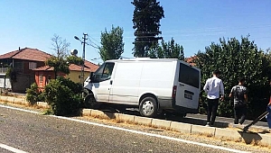 MİNİBÜS REFÜJE ÇIKTI: 1 YARALI!