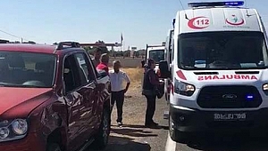 OTOMOBİL İLE TIR ÇARPIŞTI: 1 YARALI!