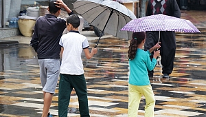 KAHRAMANMARAŞ'TA VATANDAŞLAR YAĞMURA HAZIRLIKSIZ YAKALANDI!