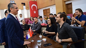 Başkan Güngör, Yabancı Öğrencilerle Buluştu