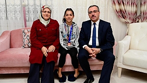 Güngör Milli Yüzücüyü Ziyaret Etti