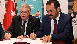 ONİKİŞUBAT BELEDİYESİ’NİN BİR EĞİTİM STRATEJİSİ VAR