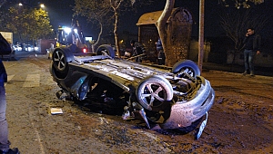  Freni Boşalan Kamyon Otomobili Ezdi: 2 Yaralı