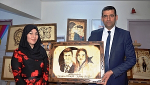 Ahşabı Yakarak Sanata Dönüştürüyorlar