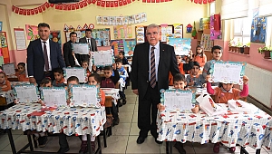 Başkan Mahçiçek, Öğrencilerin Karne Heyecanını Paylaştı