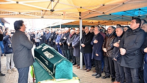  CHP’li Öztunç’un Babasının Cenazesi Toprağa Verildi
