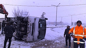 İşçi Servisi Devrildi: 1 Yaralı