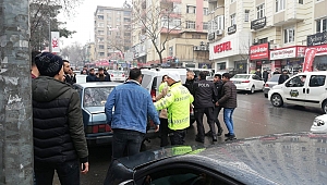 Kendini Uyaran Garsona Saldırdı