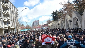 Şehit Uzman Onbaşıyı Binler Uğurladı