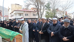 Sinop Valisi Şakalar’dan Annesine Son Görev